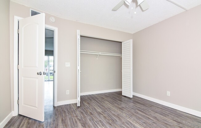 2 beds, 1 bath, 900 sqft, $1,800, Unit 5
