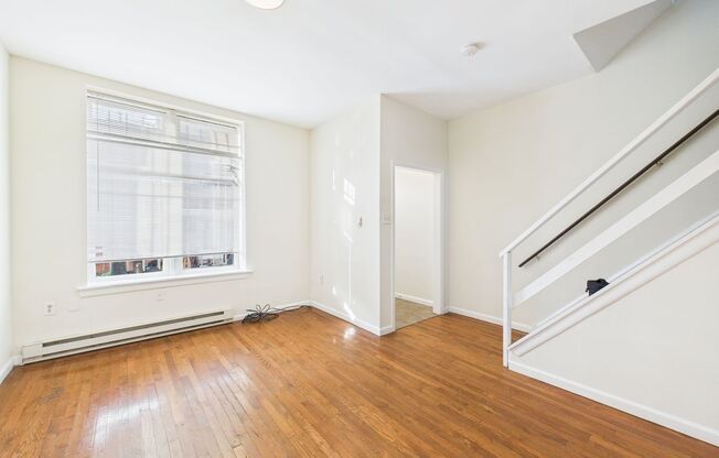 HUGE 3 BED 2 bath NEAR TEMPLE UNIVERSITY Available Now