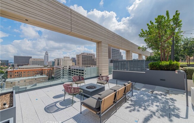 1 bed, 1 bath, 711 sqft, $2,800, Unit 1414