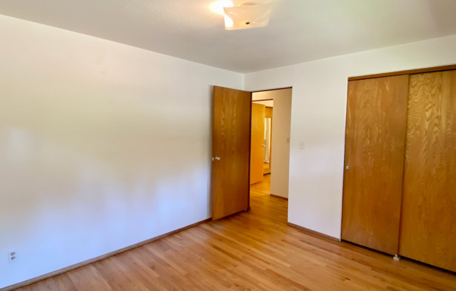 3 beds, 1 bath, $2,950