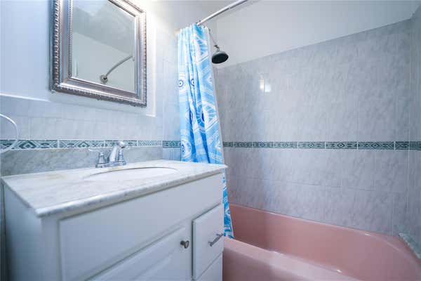 1405 BURKE AVE