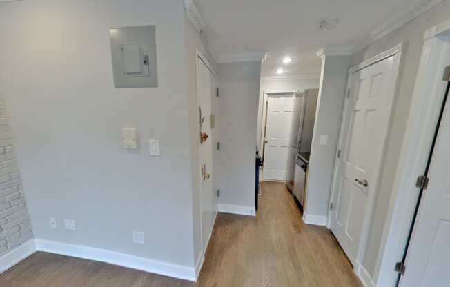 208 1 AVE