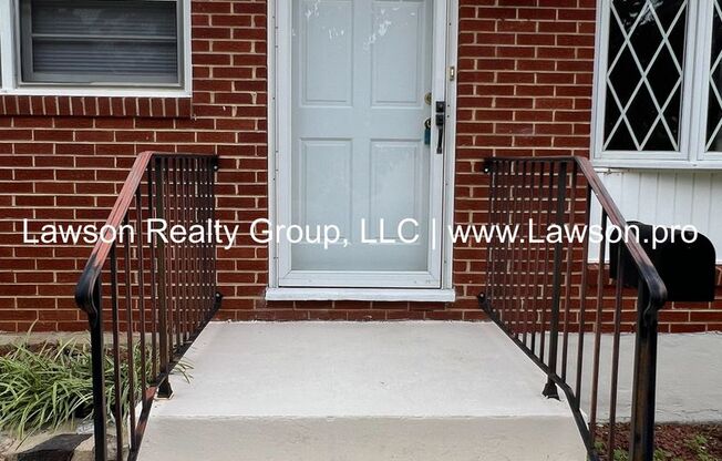 3 beds, 1.5 baths, $1,695