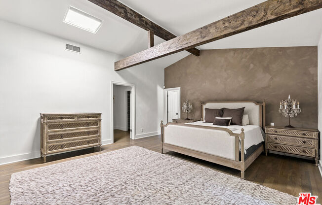 9559 SHERWOOD FRST LN