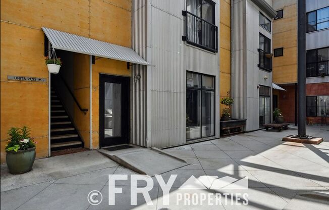 Spacious 1 bedroom Main Floor Condo in RiNo