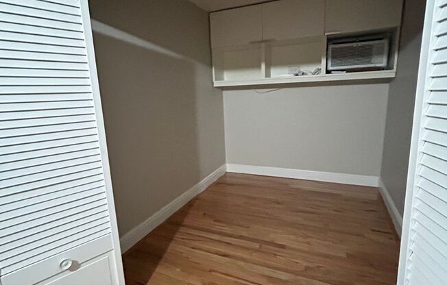 Studio, 1 bath, 300 sqft, $1,000