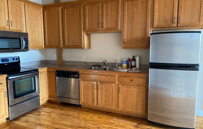 2 beds, 2 baths, 1,240 sqft, $1,700, Unit 50