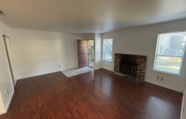 FREE DECEMBER RENT! Rosemont Condo - Spacious & Updated 2-Bed, 1-Bath Condo with In-Unit Laundry!