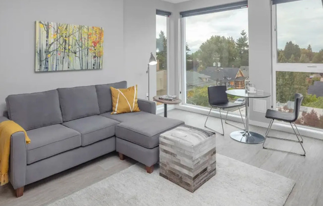 2 beds, 1 bath, 719 sqft, $2,099, Unit 210