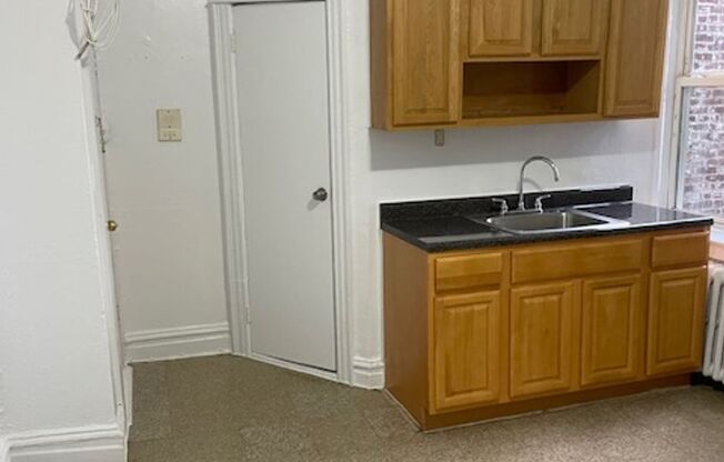 1 bed, 1 bath, 3 sqft, $1,325, Unit 16