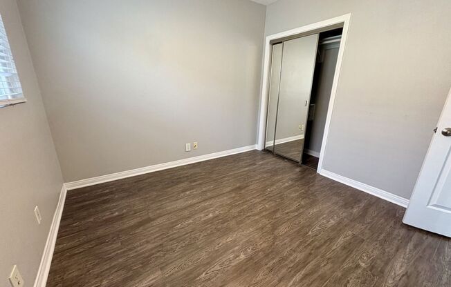 2 beds, 1 bath, 800 sqft, $2,480, Unit 320-09
