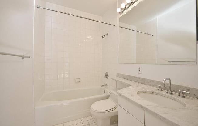 1 bed, 1 bath, 537 sqft, $4,000, Unit 21-F