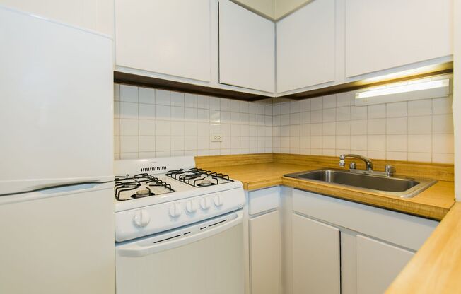 Studio, 1 bath, 400 sqft, $1,315, Unit 312