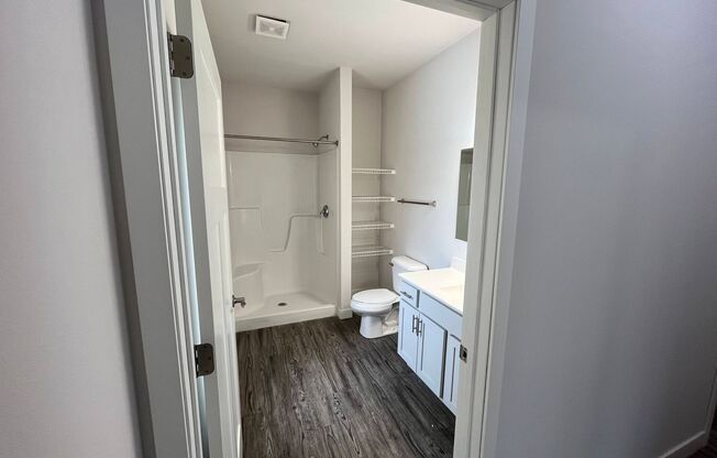 3 beds, 2 baths, 1,475 sqft, $2,250, Unit 4958-211