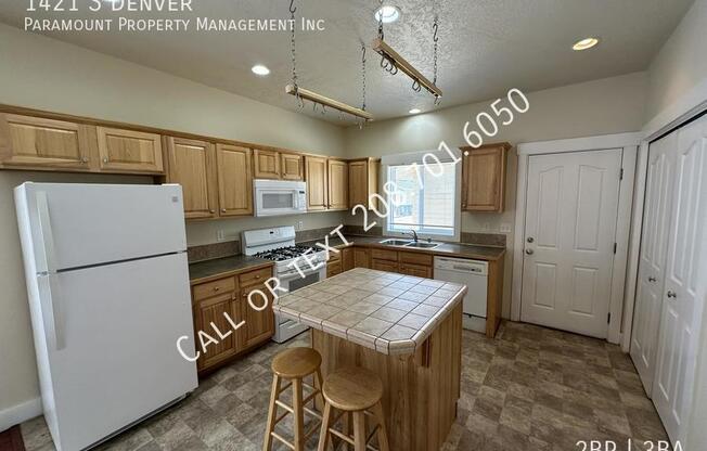 1421 S DENVER