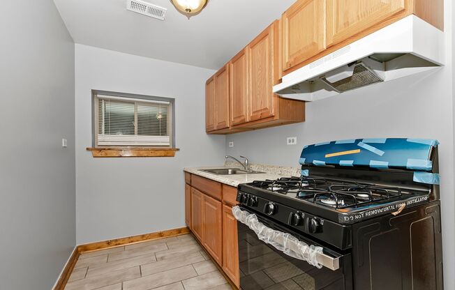 2 beds, 1 bath, $1,250, Unit 6519-Bsmt