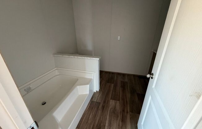 3 beds, 2 baths, 1,056 sqft, $85,000, Unit Lot 64