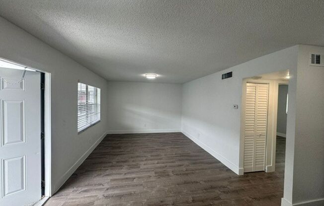 1 bed, 1 bath, 700 sqft, $1,595, Unit F107