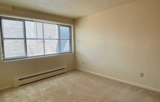 1 bed, 1 bath, 550 sqft, $1,275, Unit 304