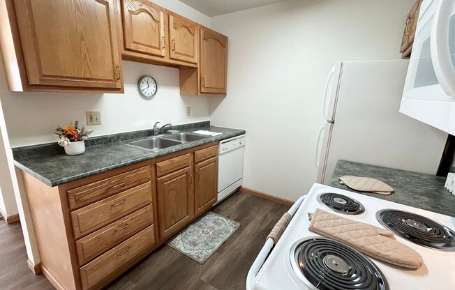 2 beds, 1 bath, 825 sqft, $825, Unit 2521-312