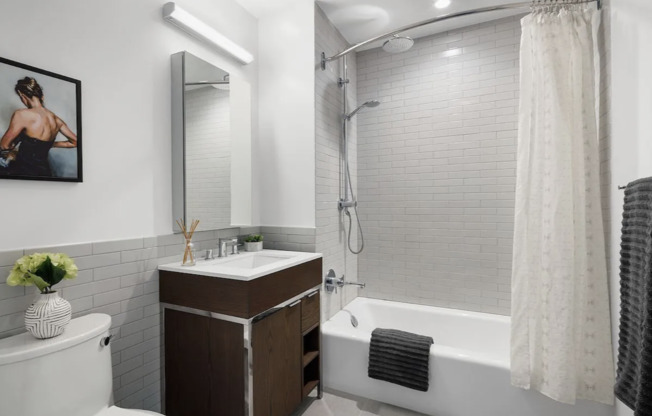 2 beds, 2 baths, $9,450, Unit 35J