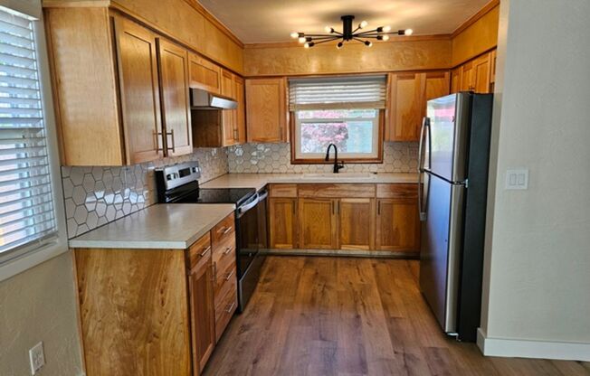 3Bd/1Ba Single Story Home - For viewing!