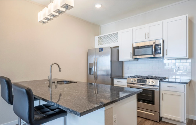 Studio, 1 bath, 495 sqft, $1,450