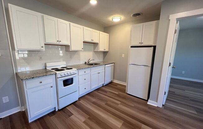 1 bed, 1 bath, 450 sqft, $1,549, Unit 5326 Fifth Ave. #26