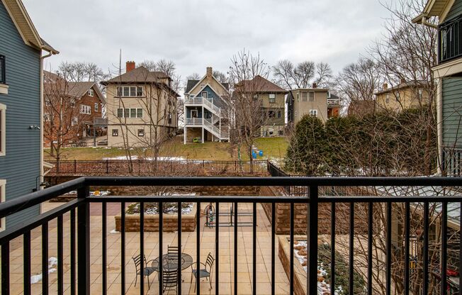 2 beds, 2 baths, 941 sqft, $1,545, Unit 626-202