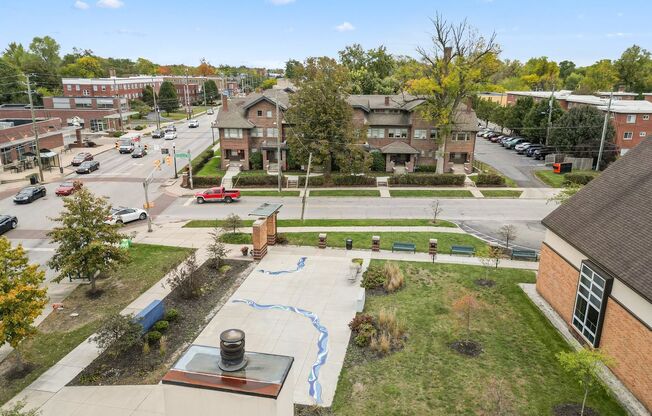 Studio, 1 bath, 400 sqft, $750, Unit 17