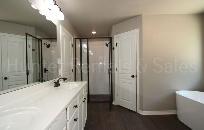 4 beds, 2 baths, $2,050
