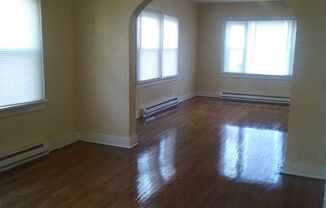 2 beds, 1 bath, 1,150 sqft, $950, Unit 2424-2