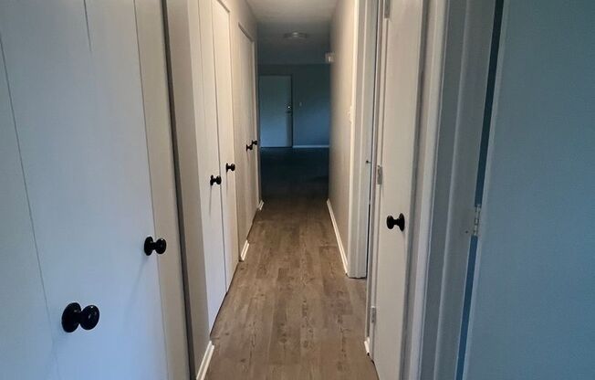 2 beds, 1 bath, 875 sqft, $1,050, Unit O103