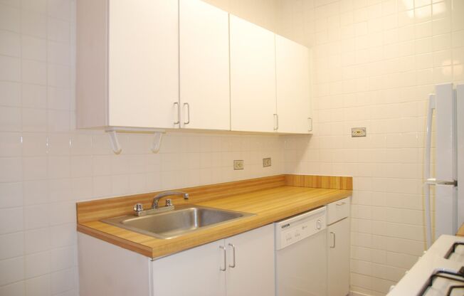 Studio, 1 bath, 425 sqft, $1,485, Unit 429-206