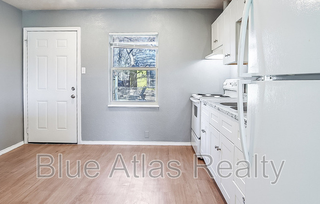 1212 RIVERVIEW DR