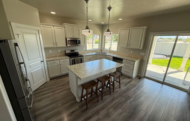 4 Bedroom with 3 Car Garage in Meridian