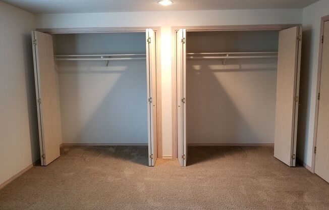 2 beds, 2.5 baths, 1,497 sqft, $2,050, Unit V98