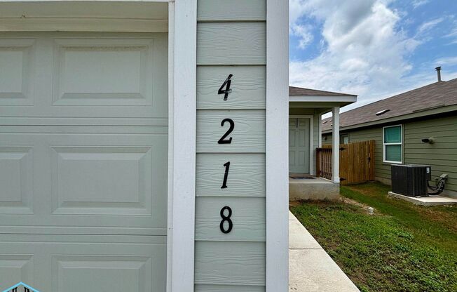 Welcome Home to this Charming 3-Bedroom 2-Bath Home in Southton Lake – A Modern Comfort on San Antonio’s South Side!