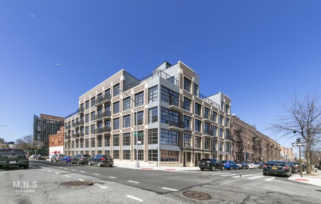 2 beds, 1 bath, $2,724, Unit J4