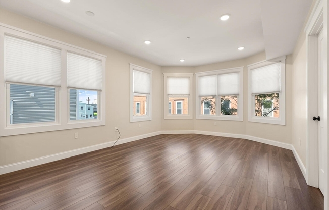 701 E 2 ST