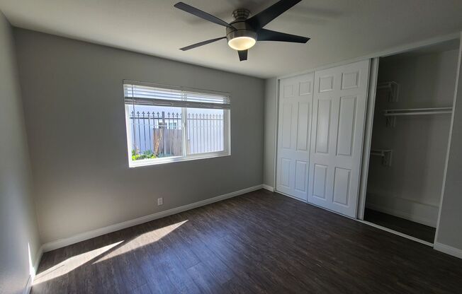 2 beds, 1 bath, 950 sqft, $3,135, Unit 4720-16