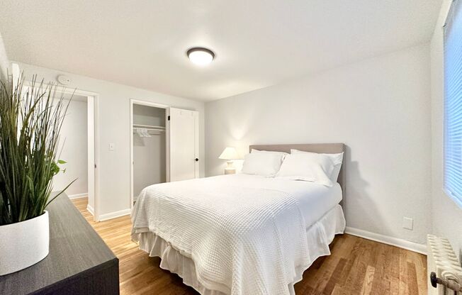 1 bed, 1 bath, 770 sqft, $2,095, Unit Hamrick 106
