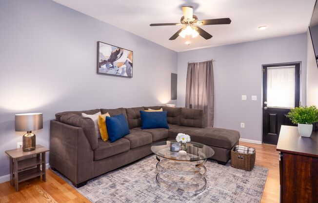 Charming Urban Living: 2BR Townhome with Modern Amenities in Pigtown
