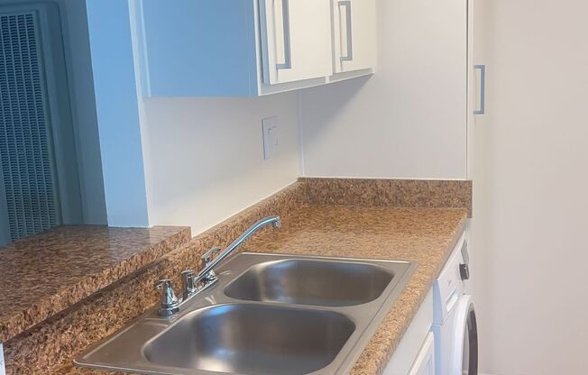 1 bed, 1 bath, 700 sqft, $2,075, Unit 131