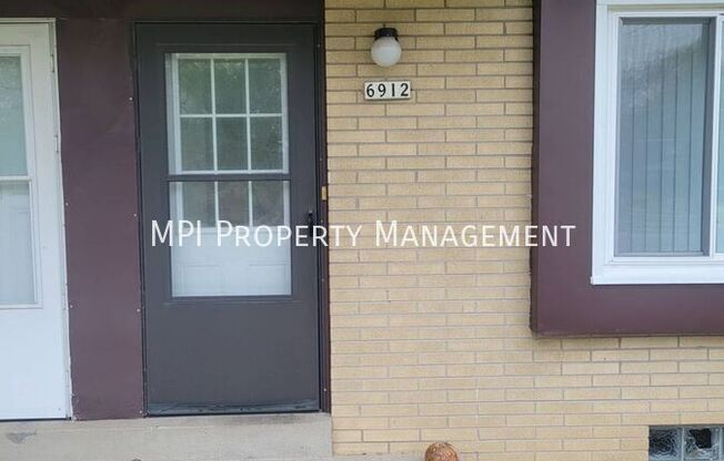 6912 N 43 ST