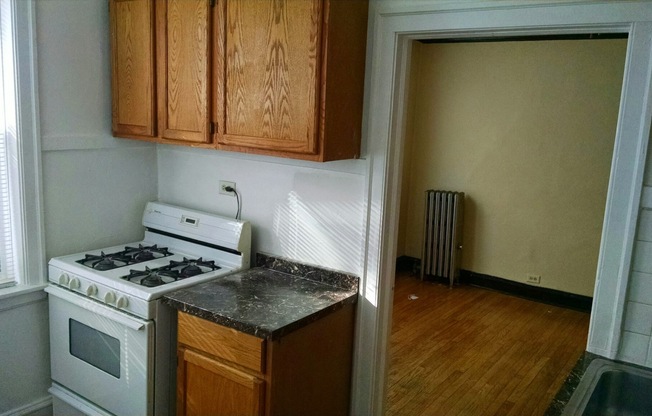 2 beds, 1 bath, $1,550, Unit 4848-1S