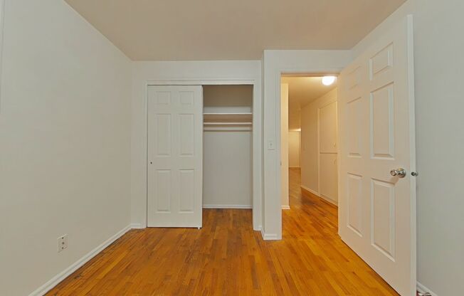 2 Bedroom Duplex ~ Close to 9th Street