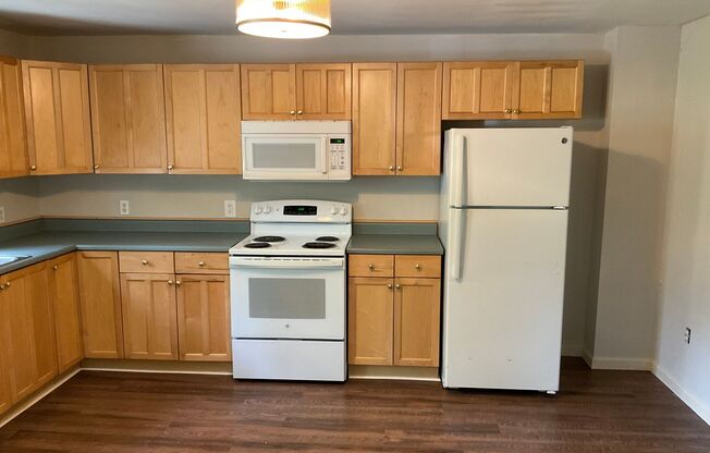 168 Center Avenue (White Glove)