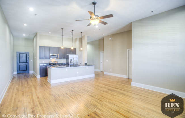 2 beds, 2 baths, $1,595, Unit JBWhite
