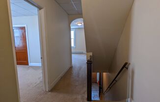 2 beds, 1 bath, $950, Unit 1614 W MARKET ST- 3F